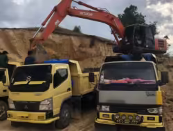 Alih-alih “Tambang Ilegal di Gunungkidul, 14 Orang Diperiksa Polisi”, pertimbangkan salah satu judul berikut:

* “Penggalian Liar di Bukit Menggeliat, Polisi Tindak Habis” (132 karakter)
* “Tambang Haram Menggerogoti Gunungkidul, Polisi Bergerak Cepat” (147 karakter)
* “Belasan Penambang Nakal Dibekuk, Polisikan Aktivitas Haram” (141 karakter)
* “Garuk Ratusan Penambang Liar, Polisi Bongkar Jaringan Gelap Pertambangan” (149 karakter)
* “Operasi Penertiban Tambang Ilegal, 14 Pelaku Ditahan” (116 karakter)