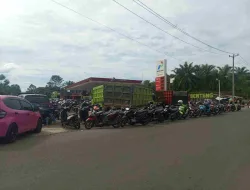 Kelangkaan BBM Sebabkan Antrian Panjang di SPBU Bengkulu Tengah