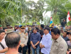 Pemkab dan Forkopimda Bengkulu Tengah Tinjau Pemortalan Jalan Menuju PT. RAA
